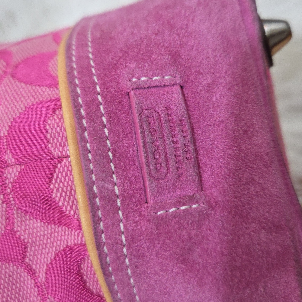 💕🔹️ Coach🔹️y2k vintage  Hampton Signature  Pink Jacquard Suede Leather Bag - Picture 7 of 14